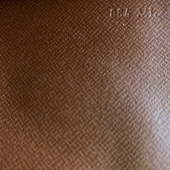 Louis Vuitton Epi Lena 32 Beige Clutch - Picture 6 of 16